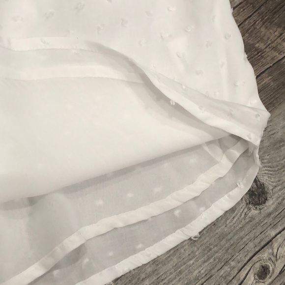 ๐HP!๐Express white dot flutter sleeve top - Picture 12 of 14